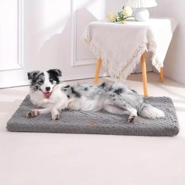 Dog Crate Bedding -  Grey with dog